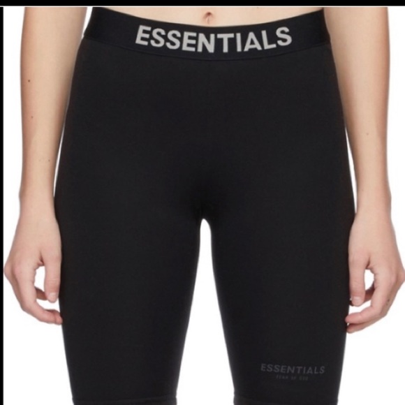 Essential Shorts - Picture 1 of 4